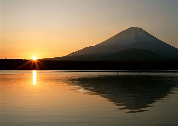 2012年02月―陽はまた昇る! どんな人の心にも どんな国の経済にも。。。